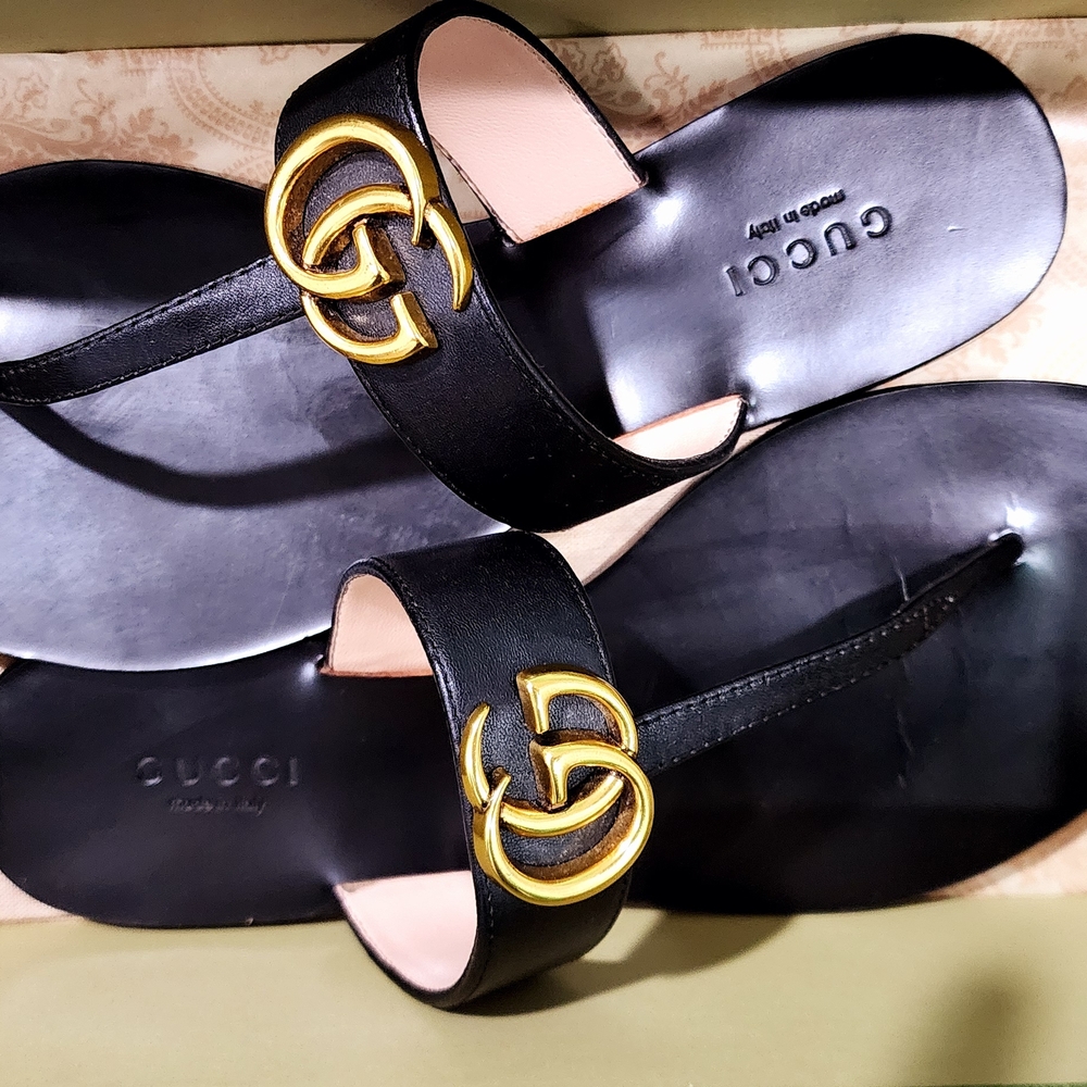 GUCCI Marmont Thong Sandals